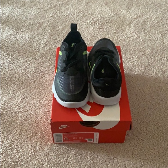 Brand New Kids Baby Nike Shoes Running Casual - Picture 3 of 4